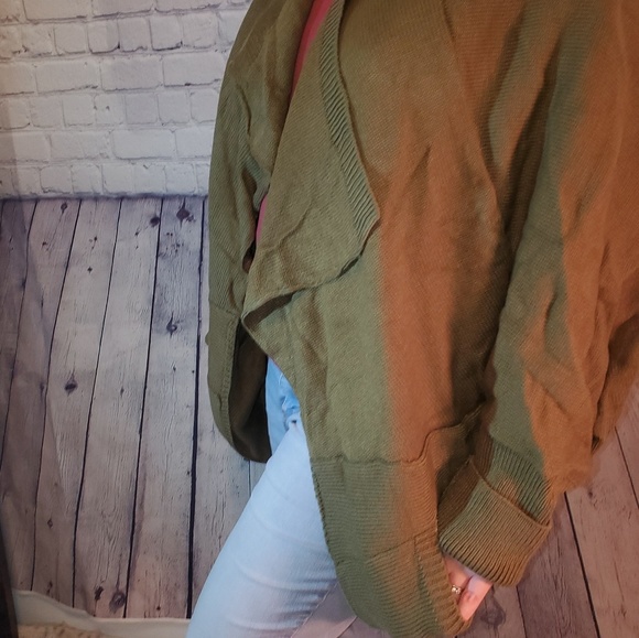 Neutral Green knit cardigan - Picture 3 of 7